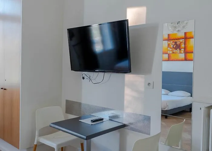 La De L'orangerie Apartment