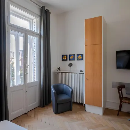 La De L'orangerie Apartment