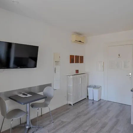 Apartment La De L'orangerie