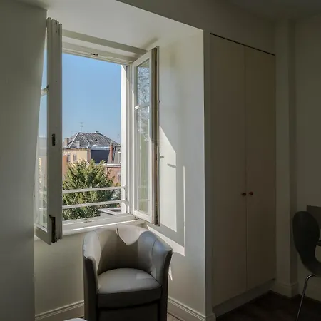 La De L'orangerie Daire *